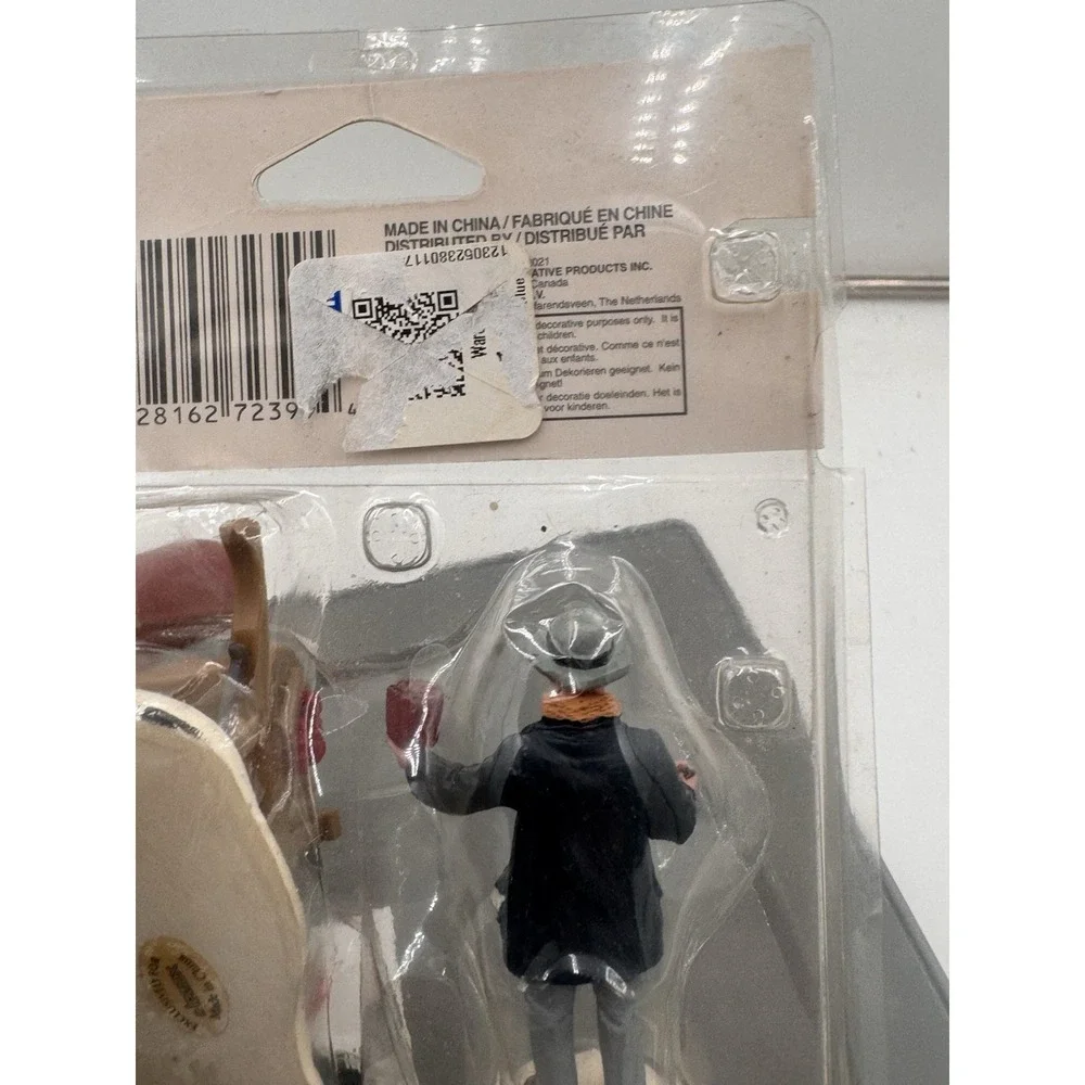 Lemax ROASTED CHESTNUT VENDOR Poly-Resin Figurine Christmas Figure 2007 72399